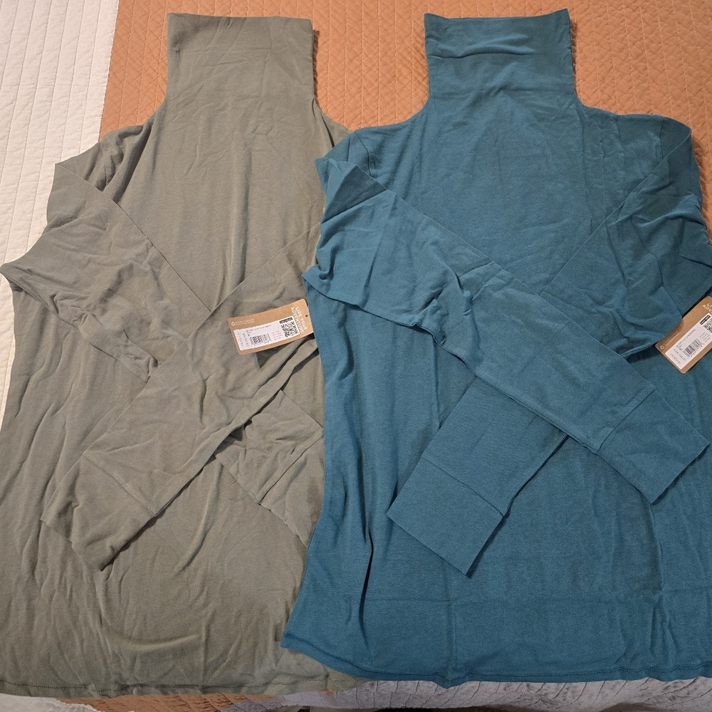 Set of Two Eddie Bauer Lightweight Turtleneck Tops in Teal & Olive-- New w/Tags
